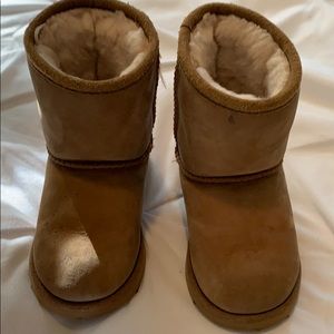 Girls uggs toddler 8
